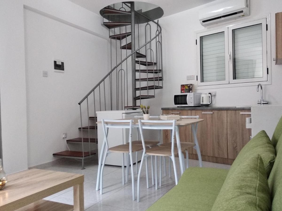 Cozy Place In The Heart Of Harbor Apartman Paphos Kültér fotó