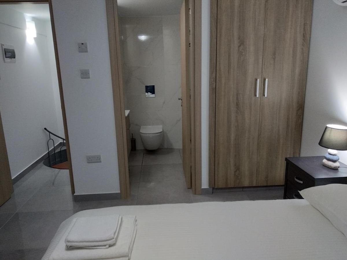 Cozy Place In The Heart Of Harbor Apartman Paphos Kültér fotó